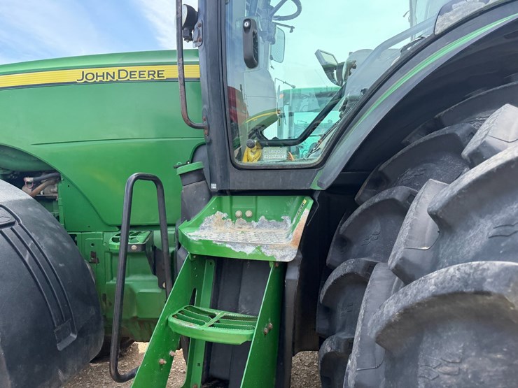 2013-john-deere-8335r-image-31