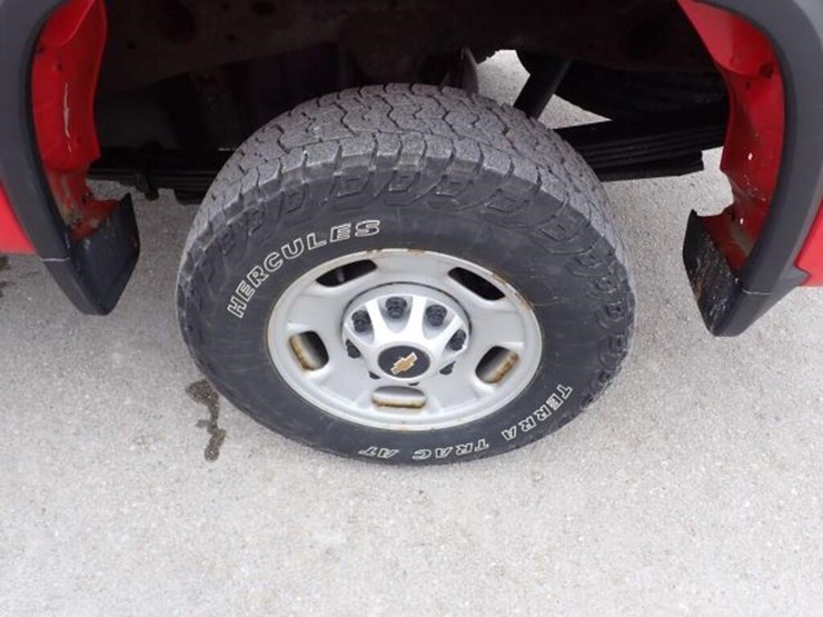 2022-chevrolet-2500hd-image-54