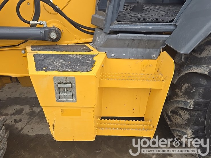 2019-deere-310l-image-59