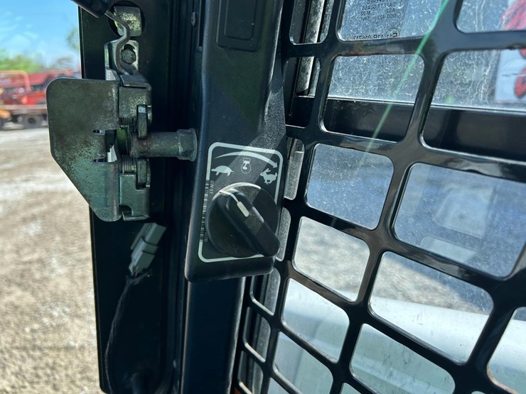 2019-bobcat-s740-image-20