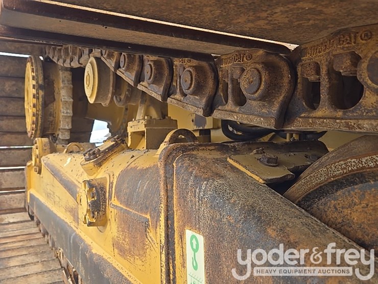 2016-caterpillar-d6n-image-20
