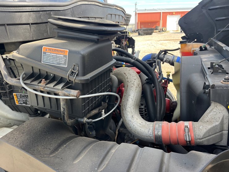 2020-international-mv607-image-10