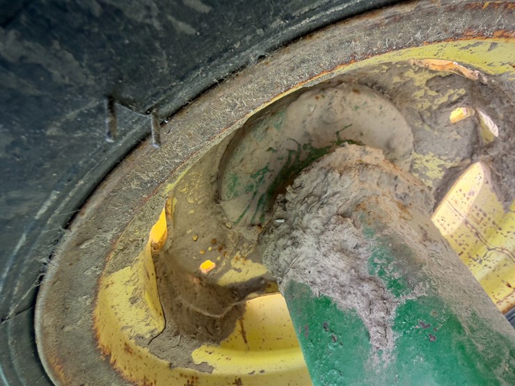 john-deere-225-image-7