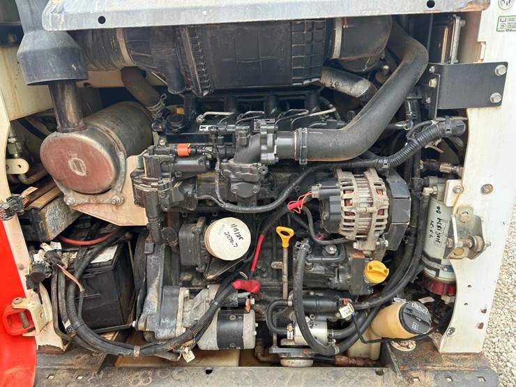 2021-bobcat-t450-image-16