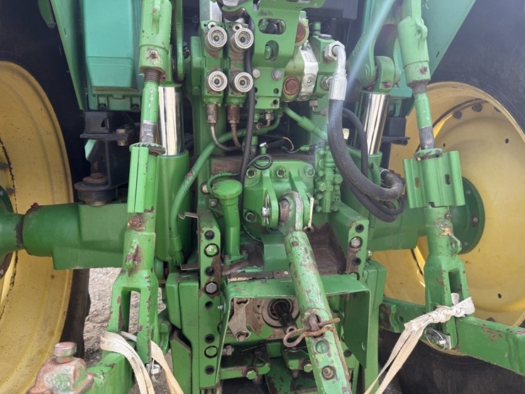 2003-john-deere-7220-image-12
