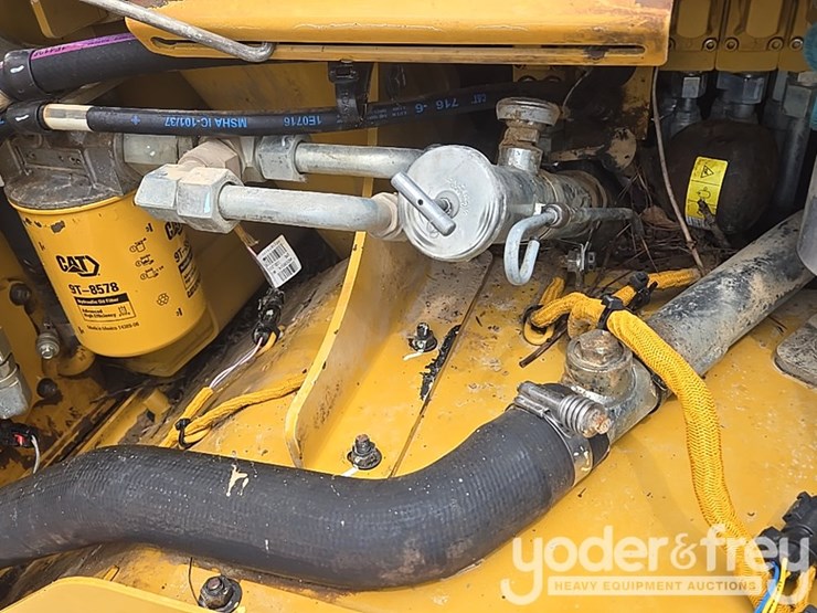 2016-caterpillar-d6n-image-51