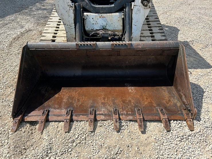 2015-bobcat-t650-image-9
