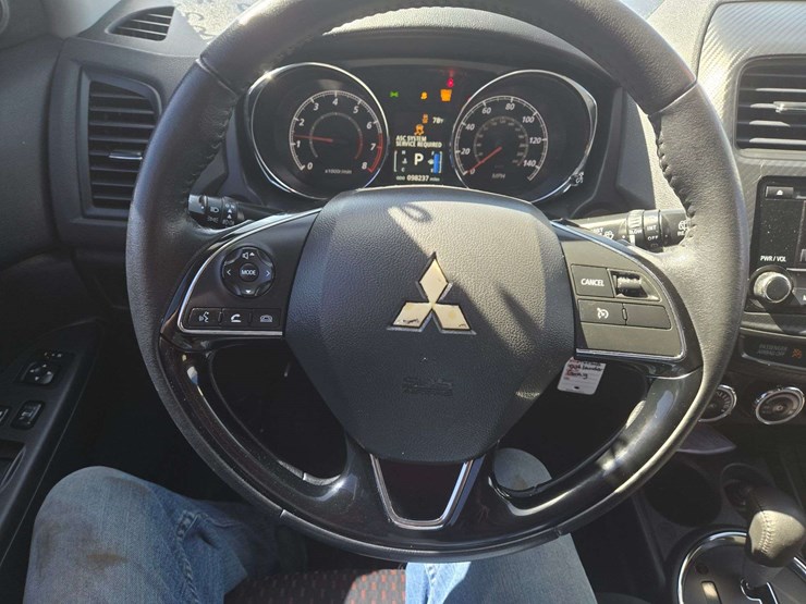 2017-mitsubishi-outlander-image-15