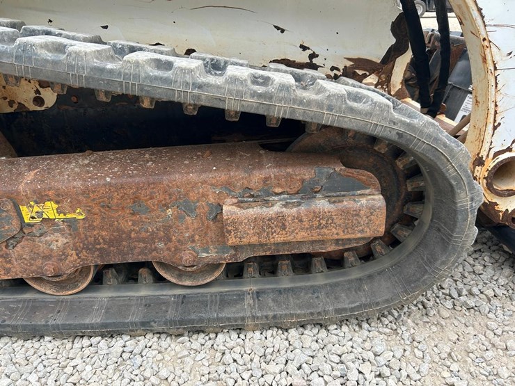 2021-bobcat-t450-image-15