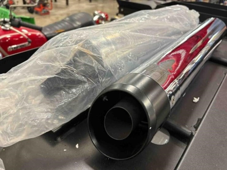 harley-davidson-dual-mufflers-image-6