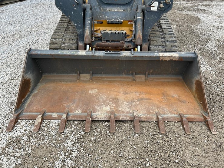 2021-deere-331g-image-9