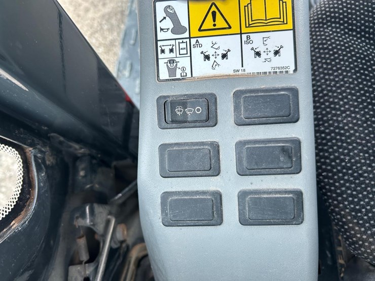 2022-bobcat-e60-image-27