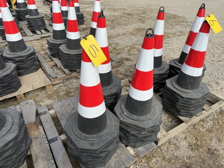 25-traffic-cones-image-1