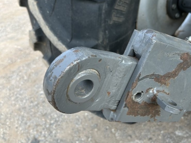 2020-massey-ferguson-5711-image-40