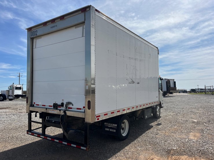 2020-isuzu-nrr-image-5