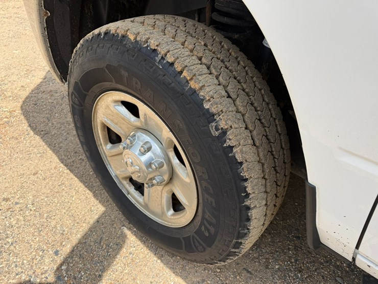 2016-dodge-2500-image-8