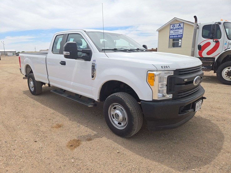 2017-ford-f250-xl-image-2