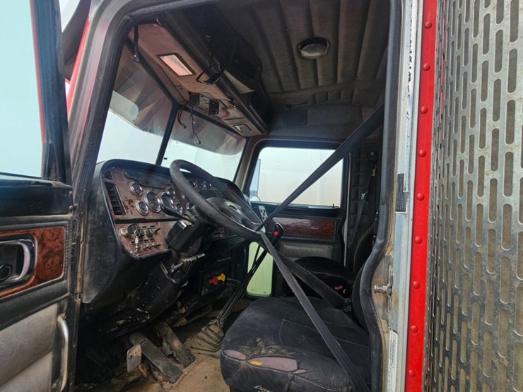 2006-peterbilt-379-image-5