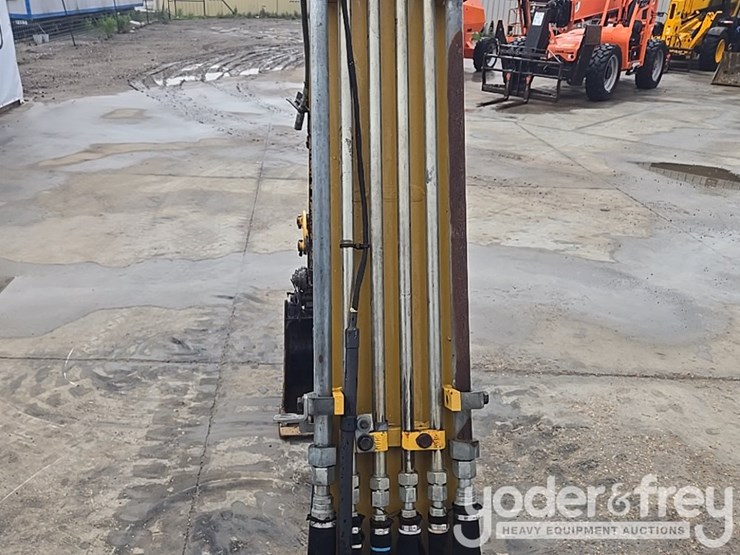 2016-caterpillar-305e2-cr-image-41