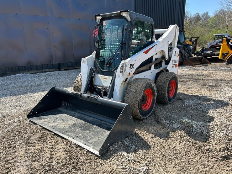 2019-bobcat-s740-image-8