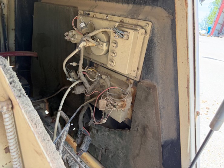 #46876-•-ingersoll-rand-mobile-air-compressor-image-46