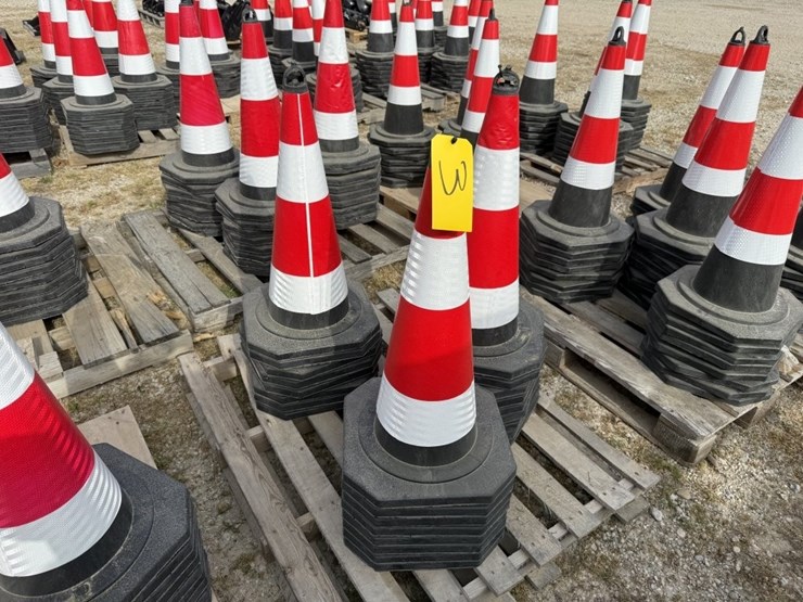 25-traffic-cones-image-1