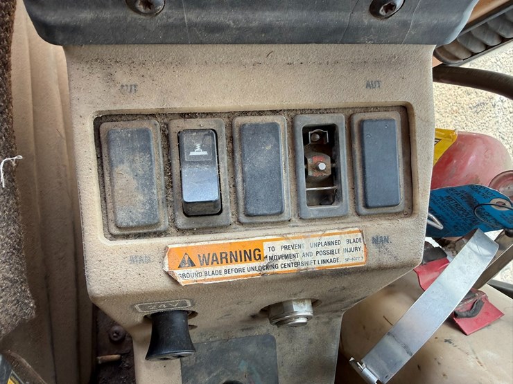 caterpillar-12h-image-104