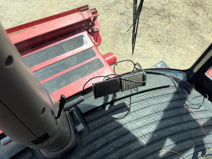 2016-case-ih-8240-image-118
