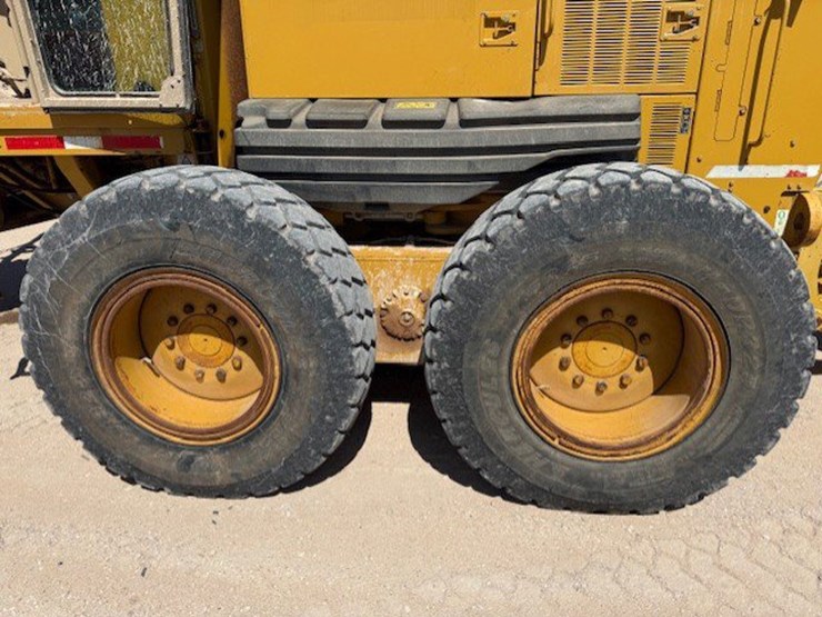 2005-caterpillar-140h-image-9