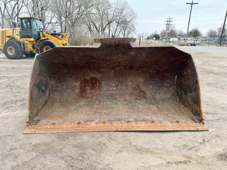 127"-wheel-loader-bucket-image-2