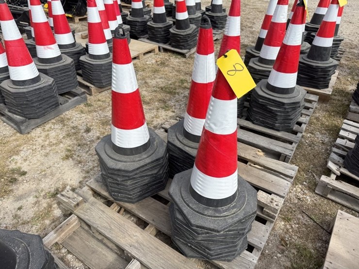 25-traffic-cones-image-1