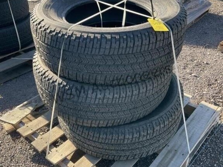 (3)-michelin-primacy-275/65r18-tires-image-1