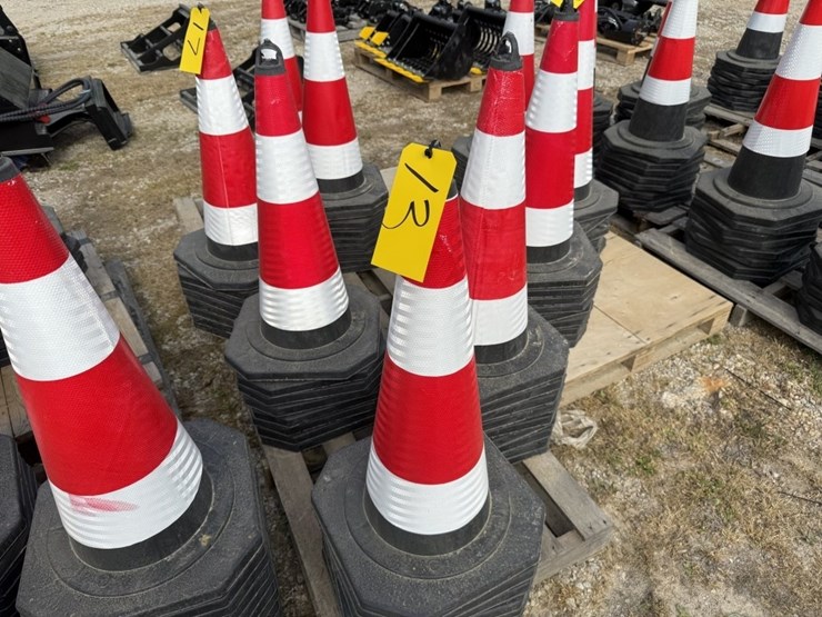 25-traffic-cones-image-1