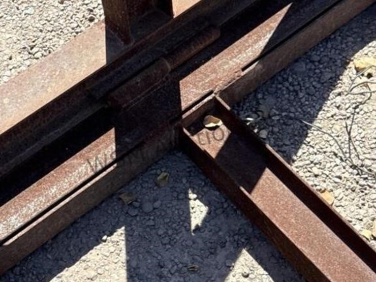 steel-hinged-frame-image-9