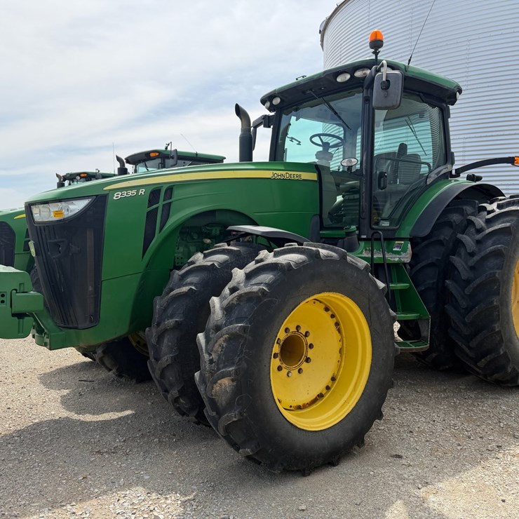 2013 JOHN DEERE 8335R
