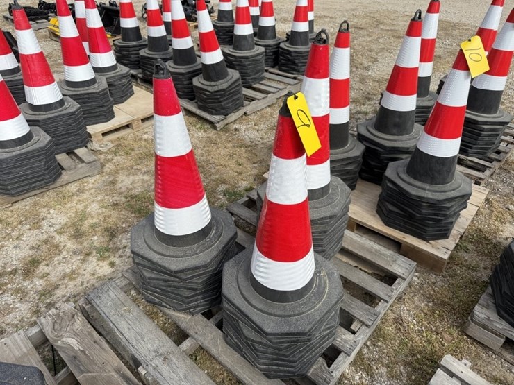 25-traffic-cones-image-1