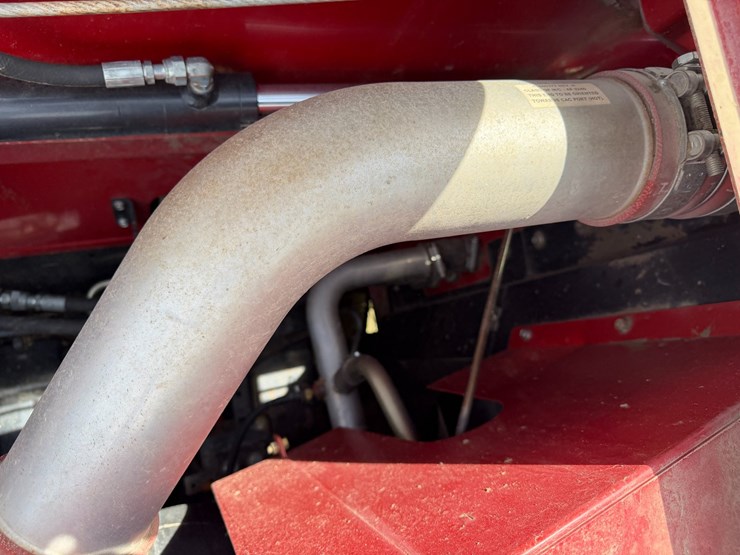 2016-case-ih-8240-image-100