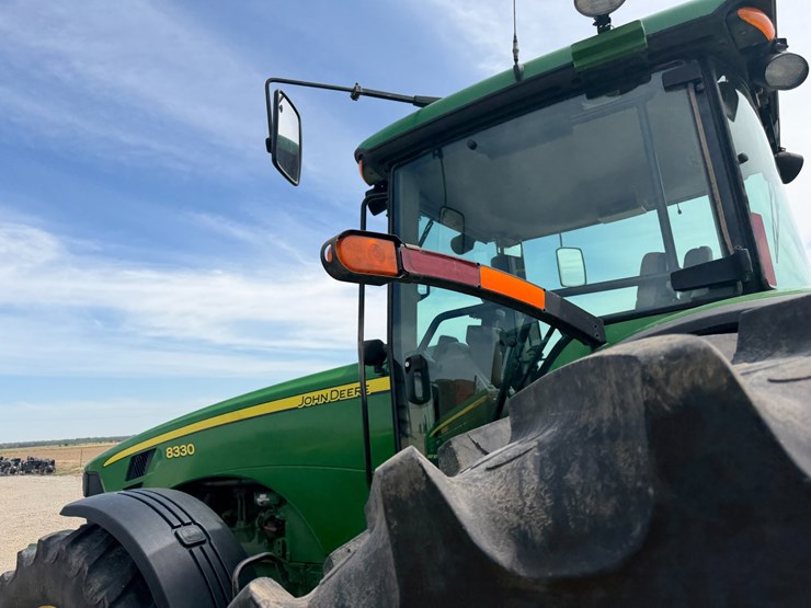 2007-john-deere-8330-image-26