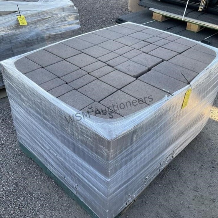 PALLET OF STONE PAVERS