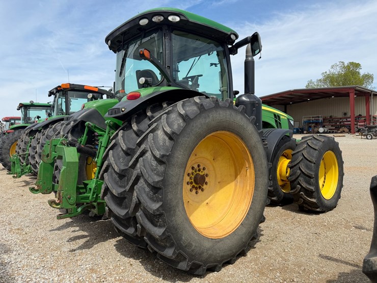 2013-john-deere-8335r-image-3