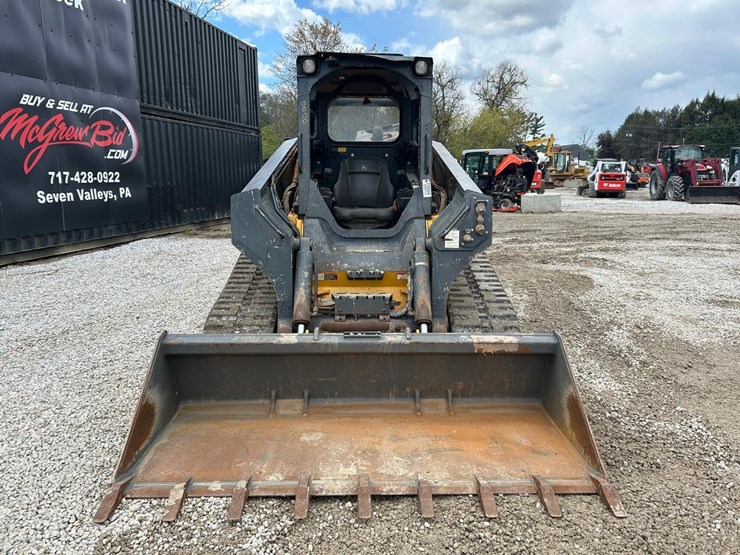 2021-deere-331g-image-7