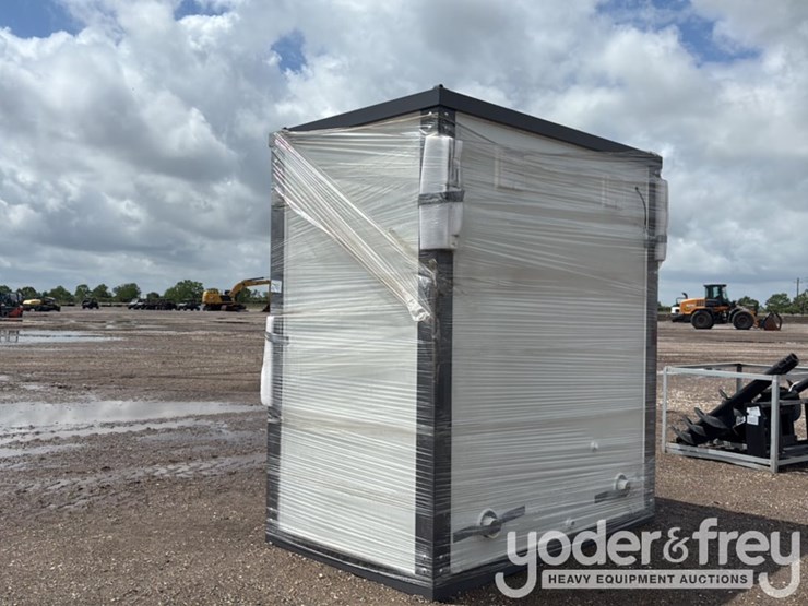 unused-110v-portable-toilets-c/w-double-closestools-image-3