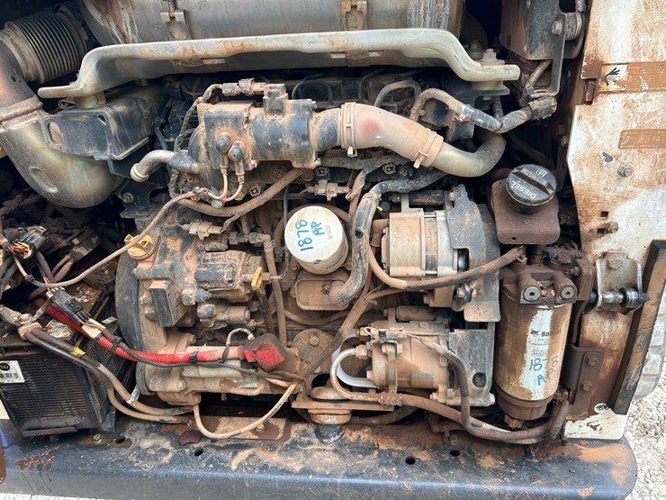 2023-bobcat-t770-image-15