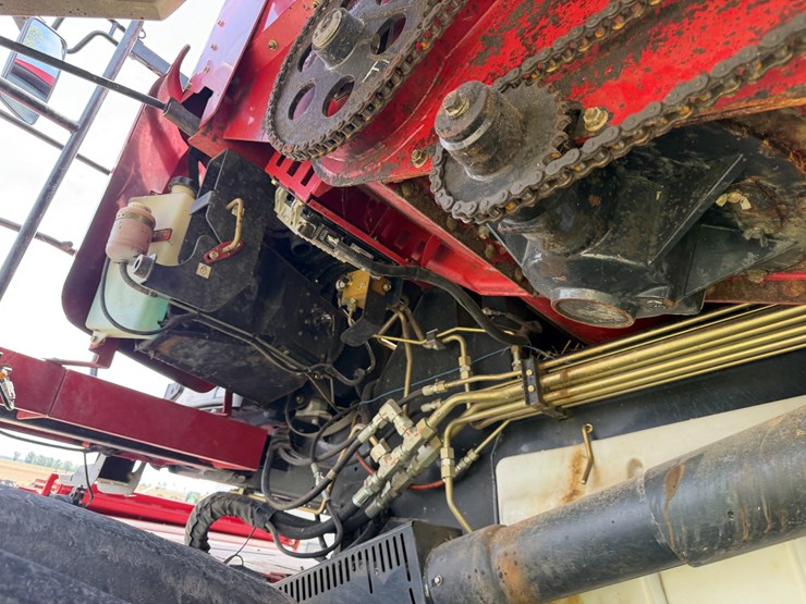 2016-case-ih-8240-image-53