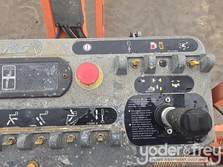 2016-jlg-800aj-image-62