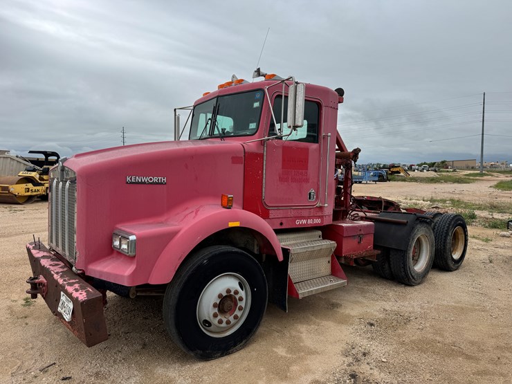 2000-kenworth-t800-image-1