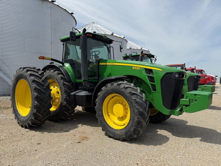 2006-john-deere-8330-image-2