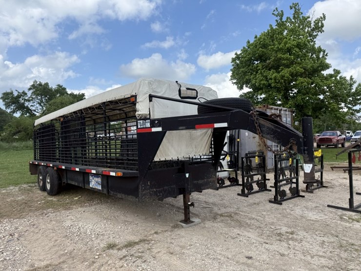 2003-gooseneck-24-ft-image-3