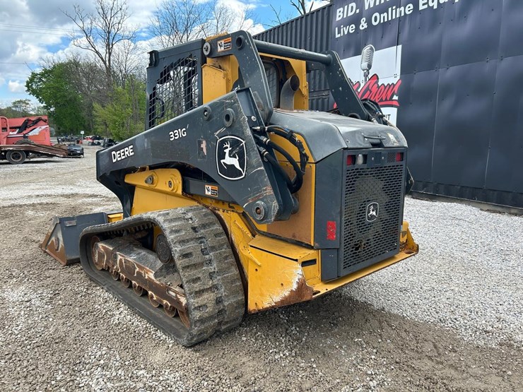 2021-deere-331g-image-2