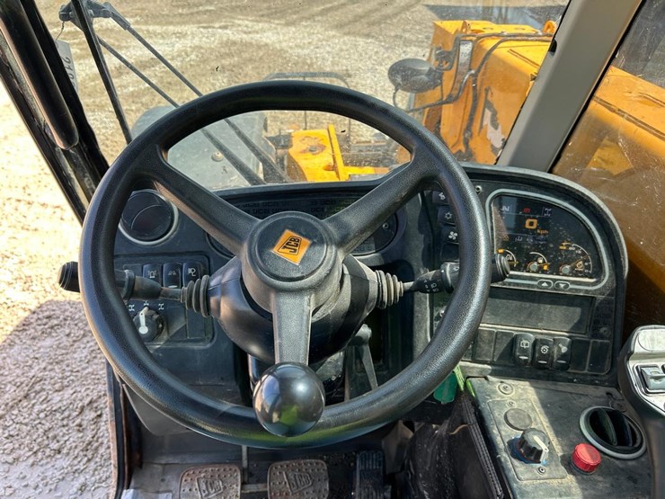 2018-jcb-505-20-image-19